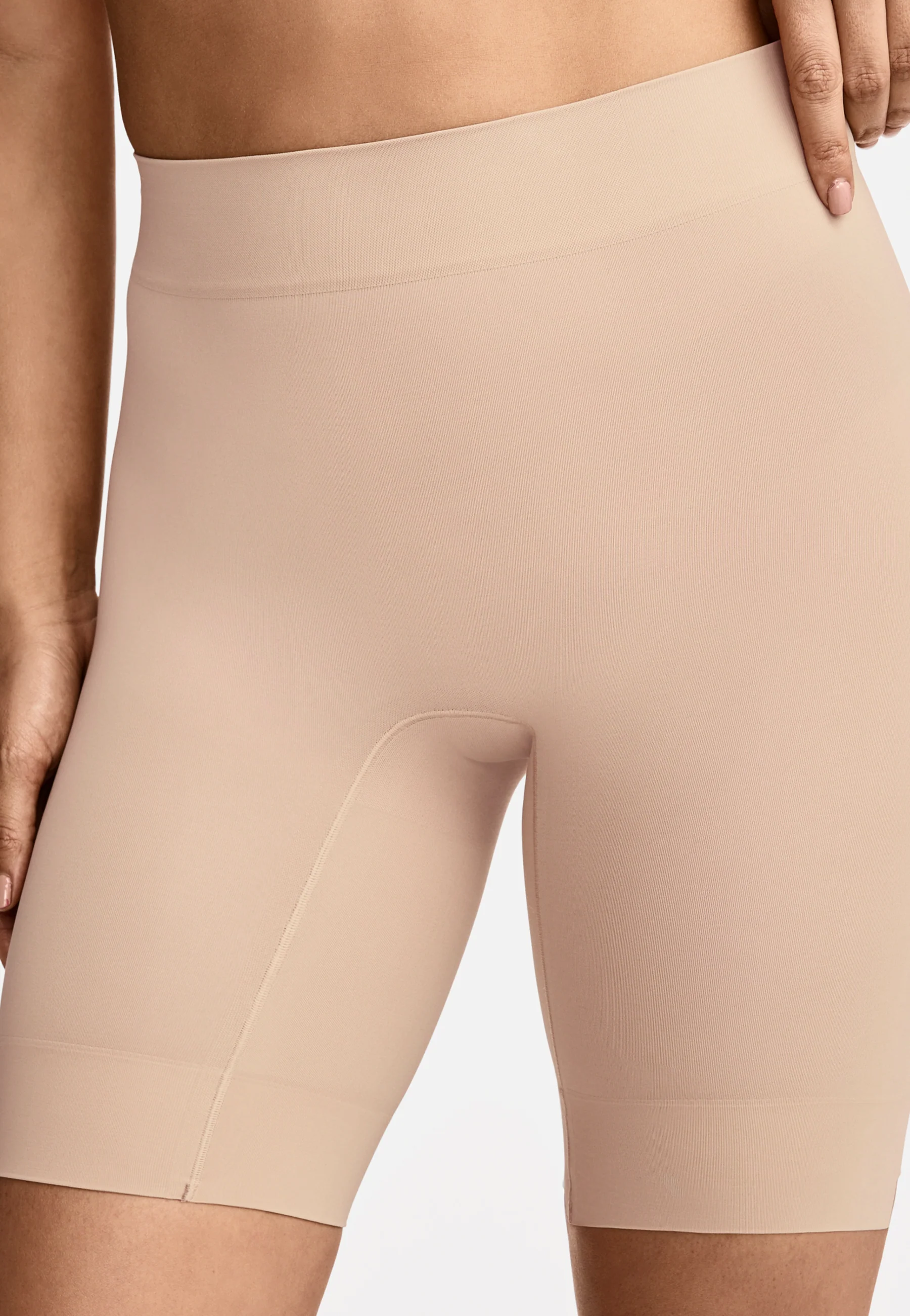 Jockey® Skimmies® Seamfree™ Ultralight Smoothing Cooling Slipshort - Image 6